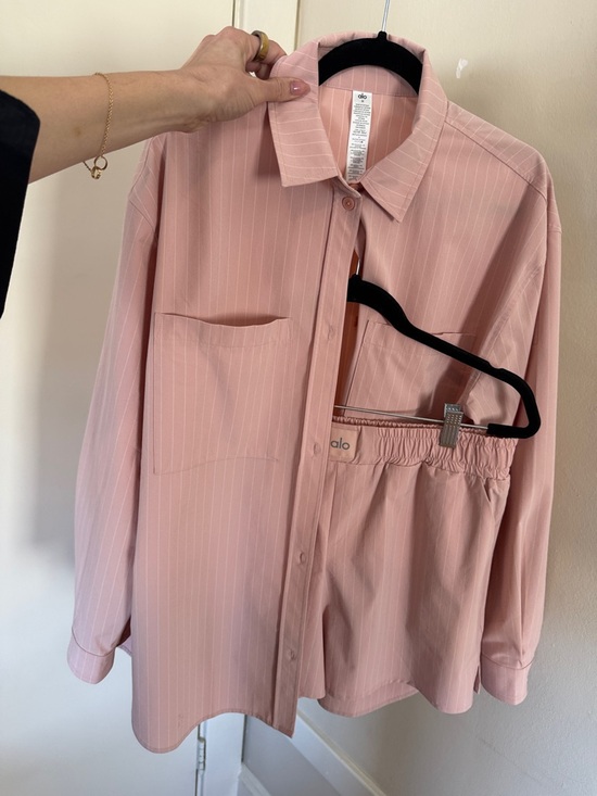 ALO Yoga Tops - Limited Pink QUARTZ ALO Yoga Oversized Pin-strip Buton down Shirt + Shorts MED